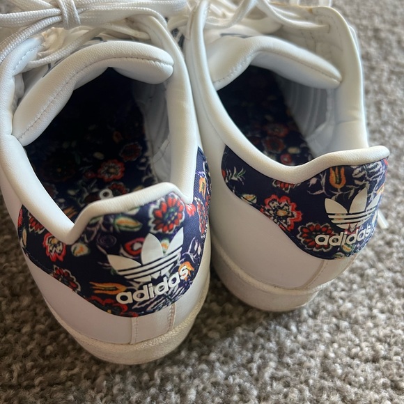 Women’s Adidas Superstar with floral print shoes - Picture 6 of 11